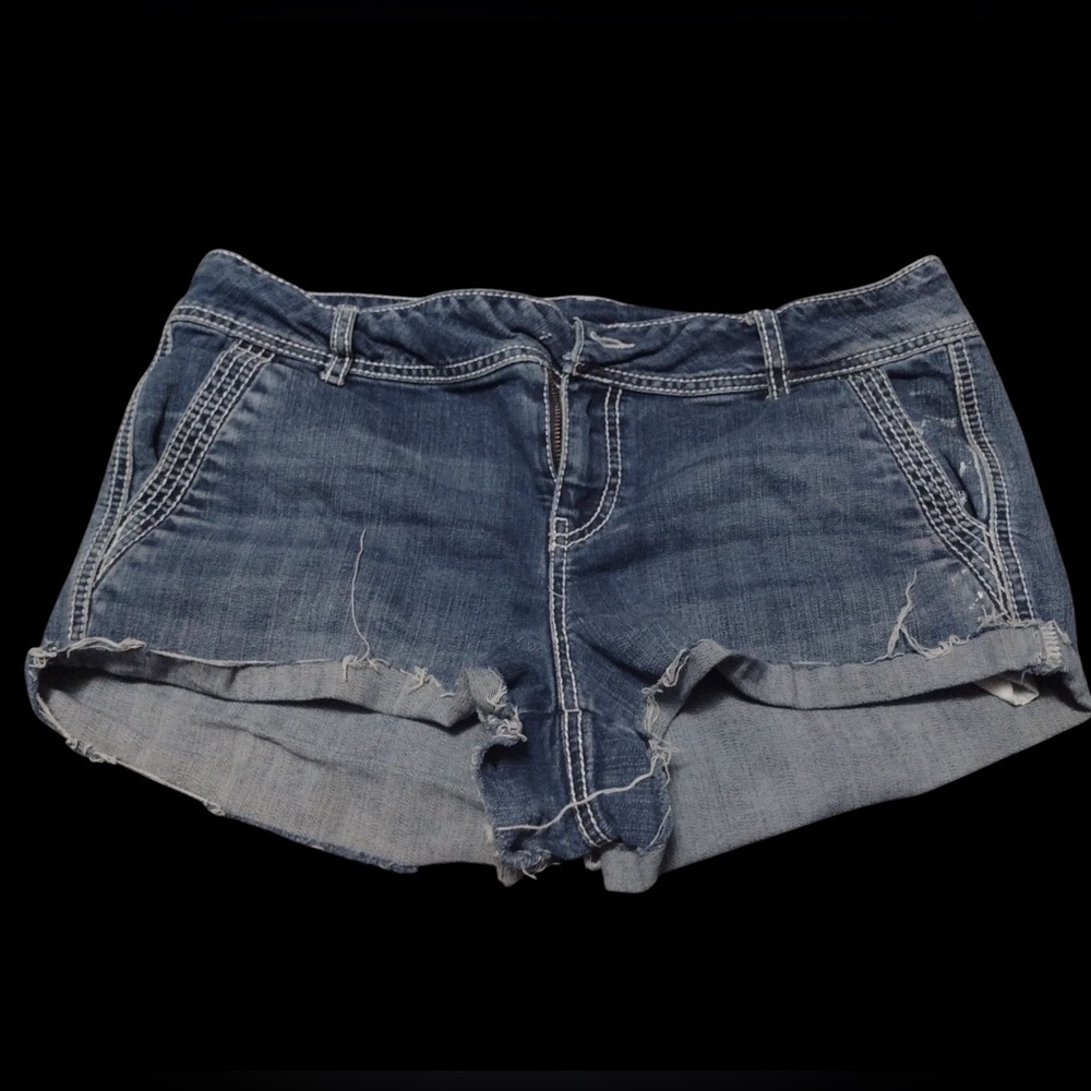JBH * Maurices Denim Short Shorts - Picture 1 of 4